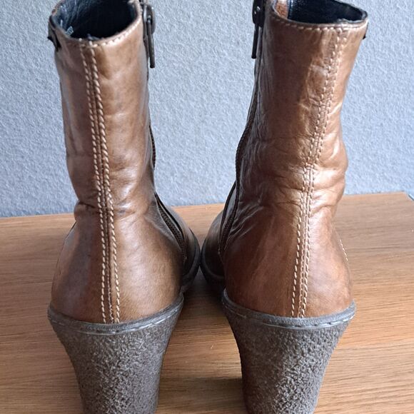 Camper Women’s Brown Leather Ankle Boots Sz 37 Block Heel Crepe Sole Booties - Picture 9 of 14